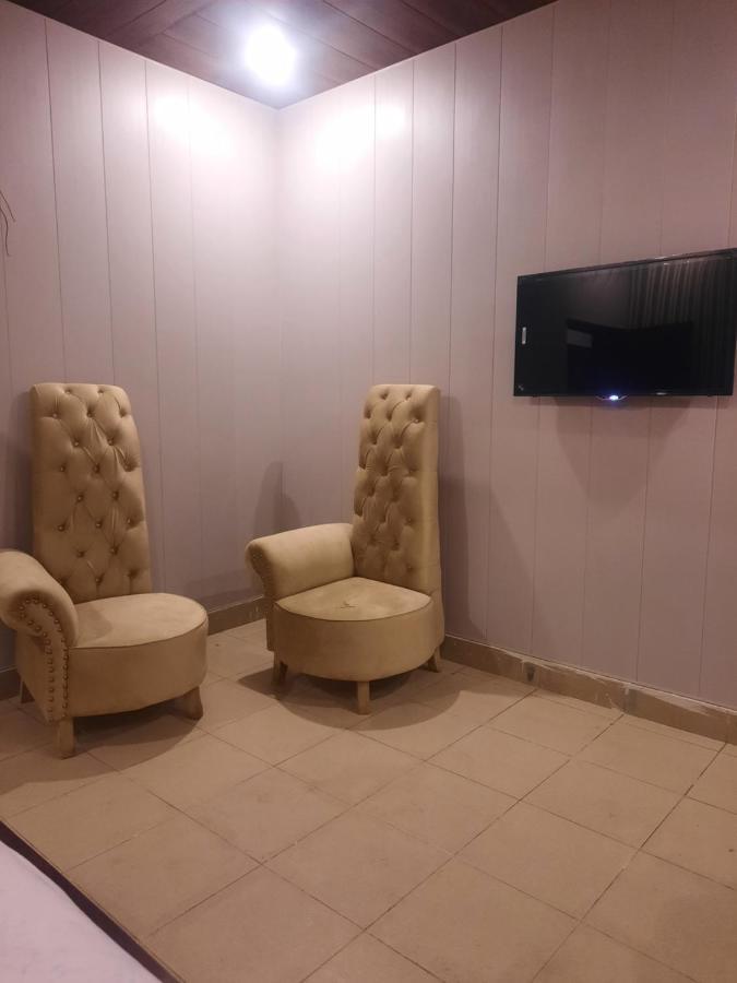 Royal Fort Executive Hotel Gulberg Lahore Luaran gambar