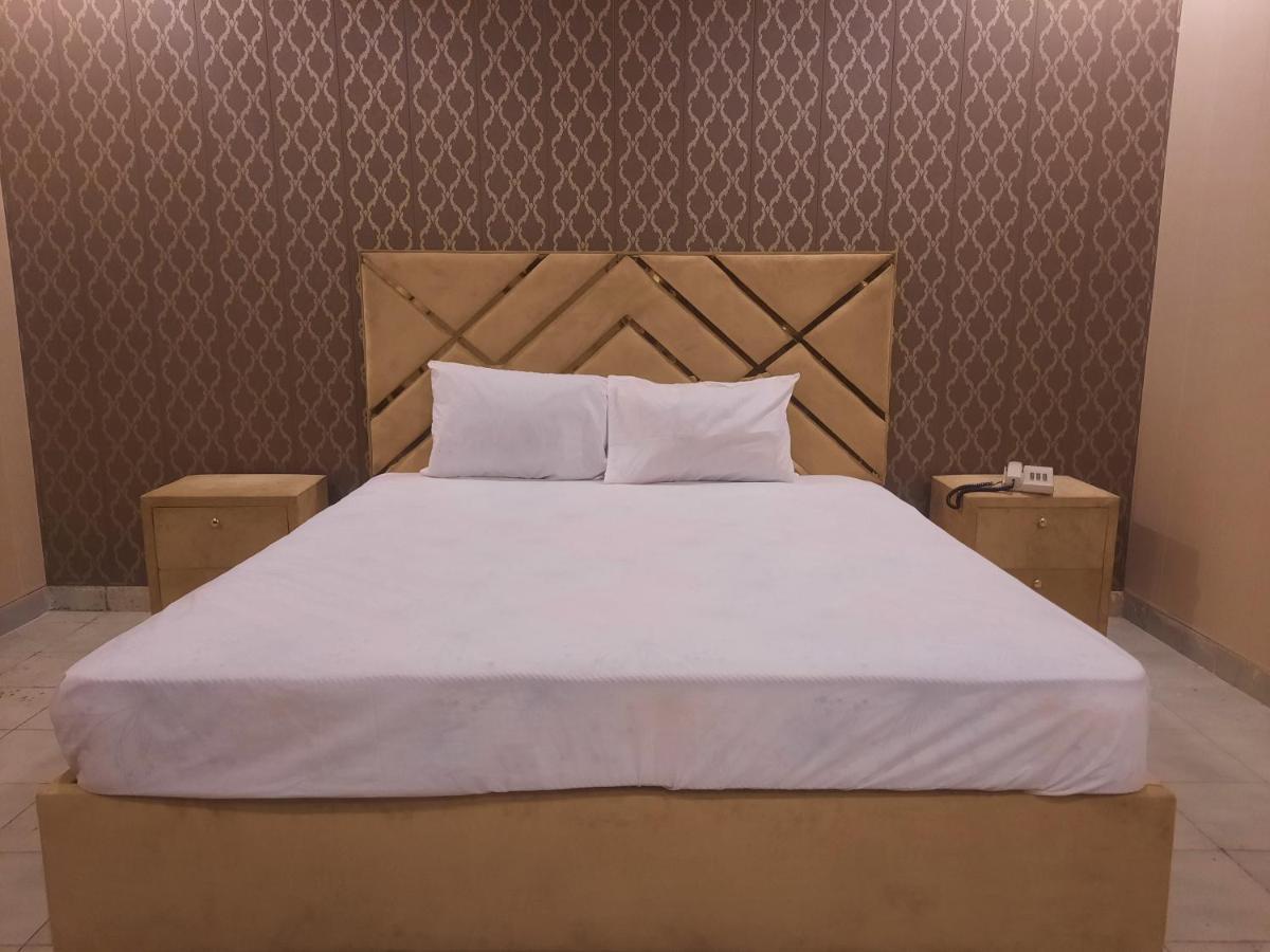 Royal Fort Executive Hotel Gulberg Lahore Luaran gambar