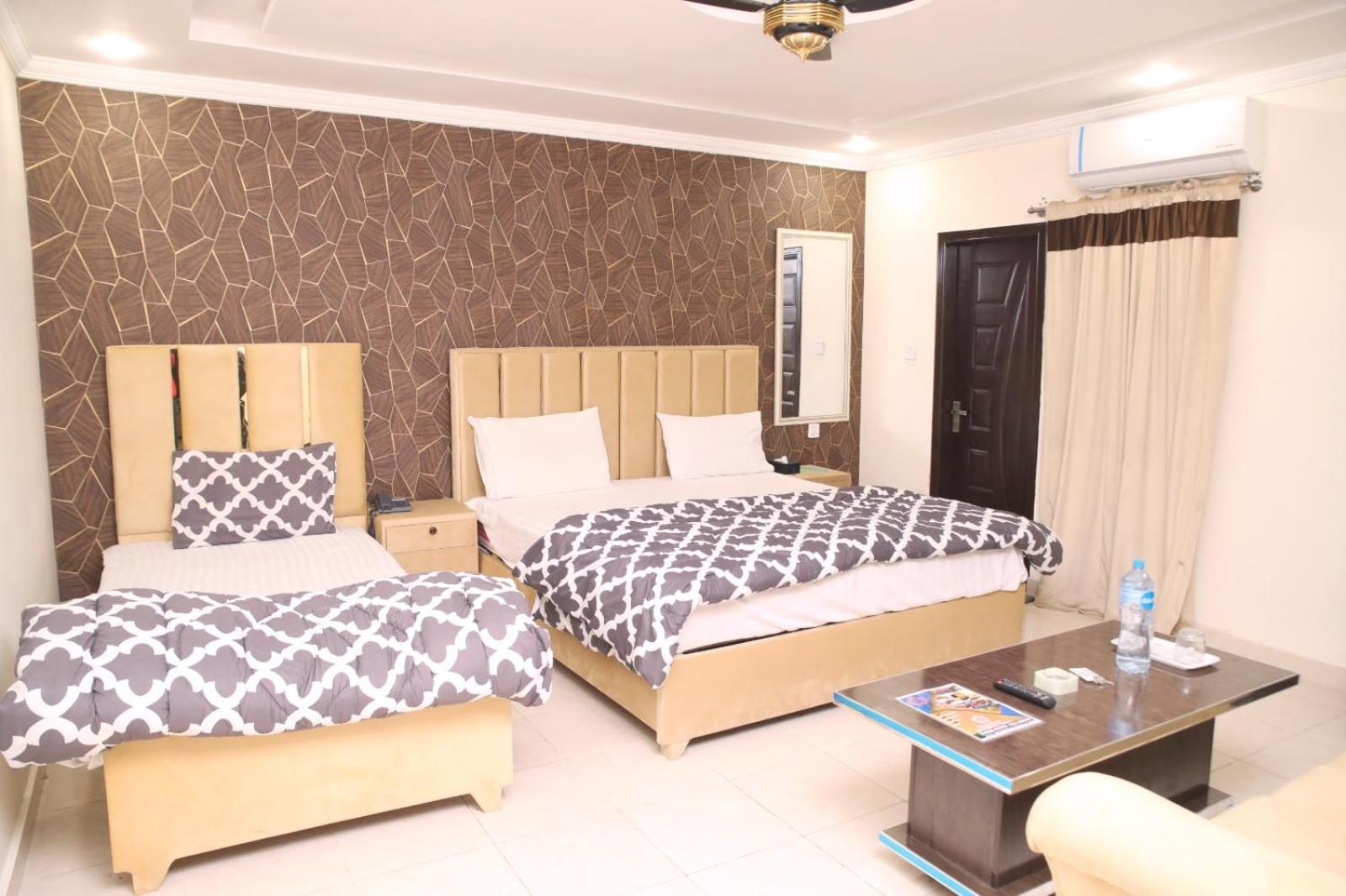 Royal Fort Executive Hotel Gulberg Lahore Luaran gambar