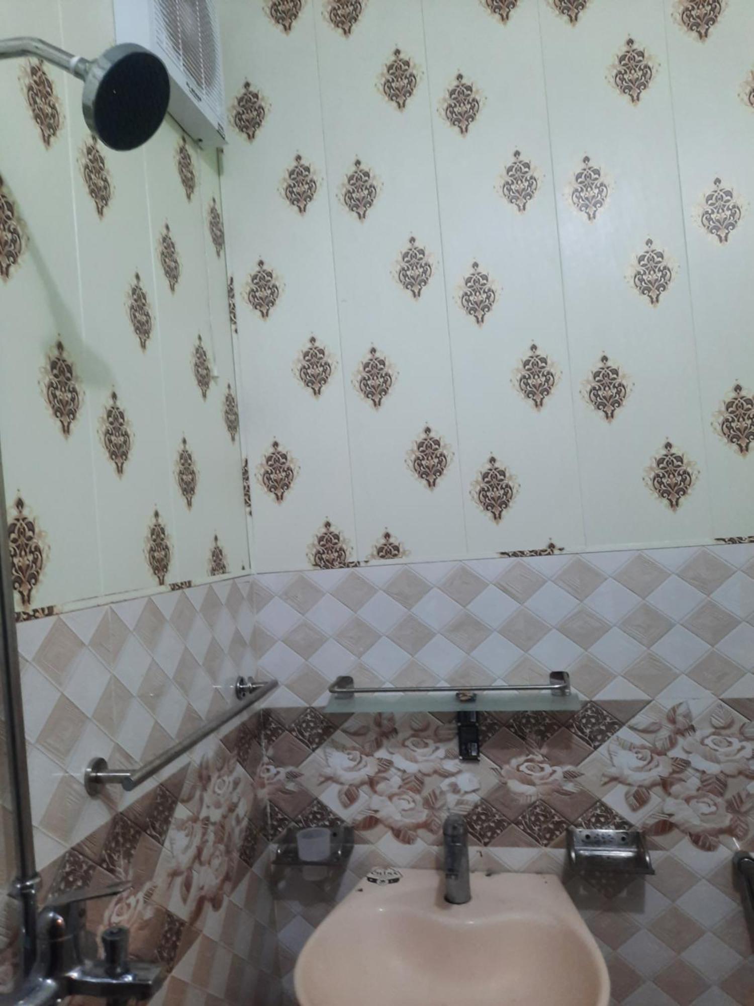 Royal Fort Executive Hotel Gulberg Lahore Bilik gambar